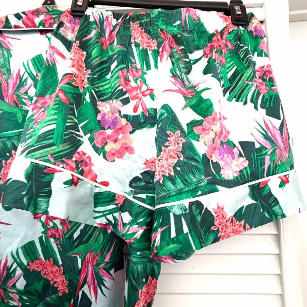 VICTORIA’S SECRET Tropical Floral Satin set shorts and button shirt with pocket - Picture 12 of 15